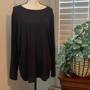 Skechers women’s long sleeved black top size xl.